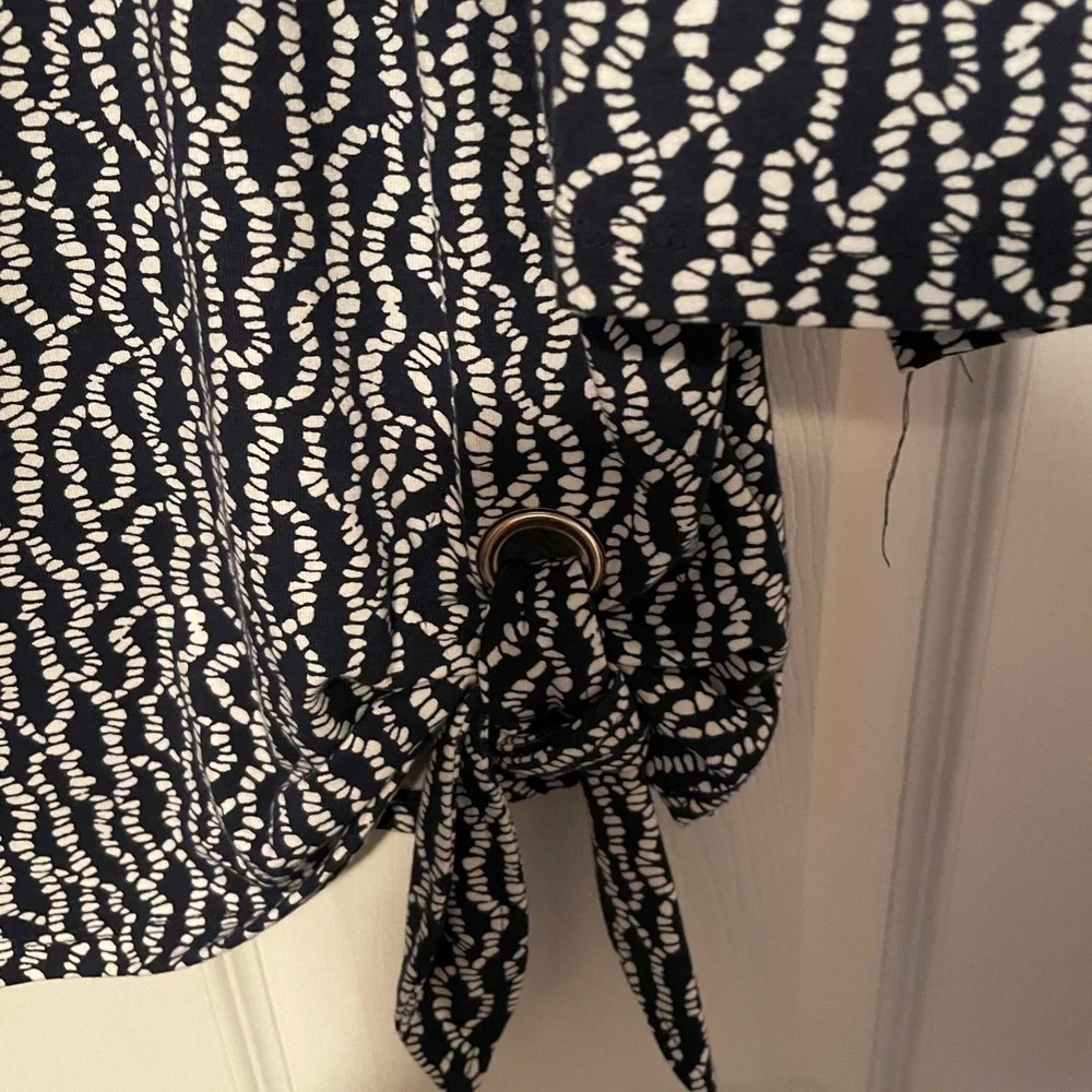 Top - Picture 3 of 5